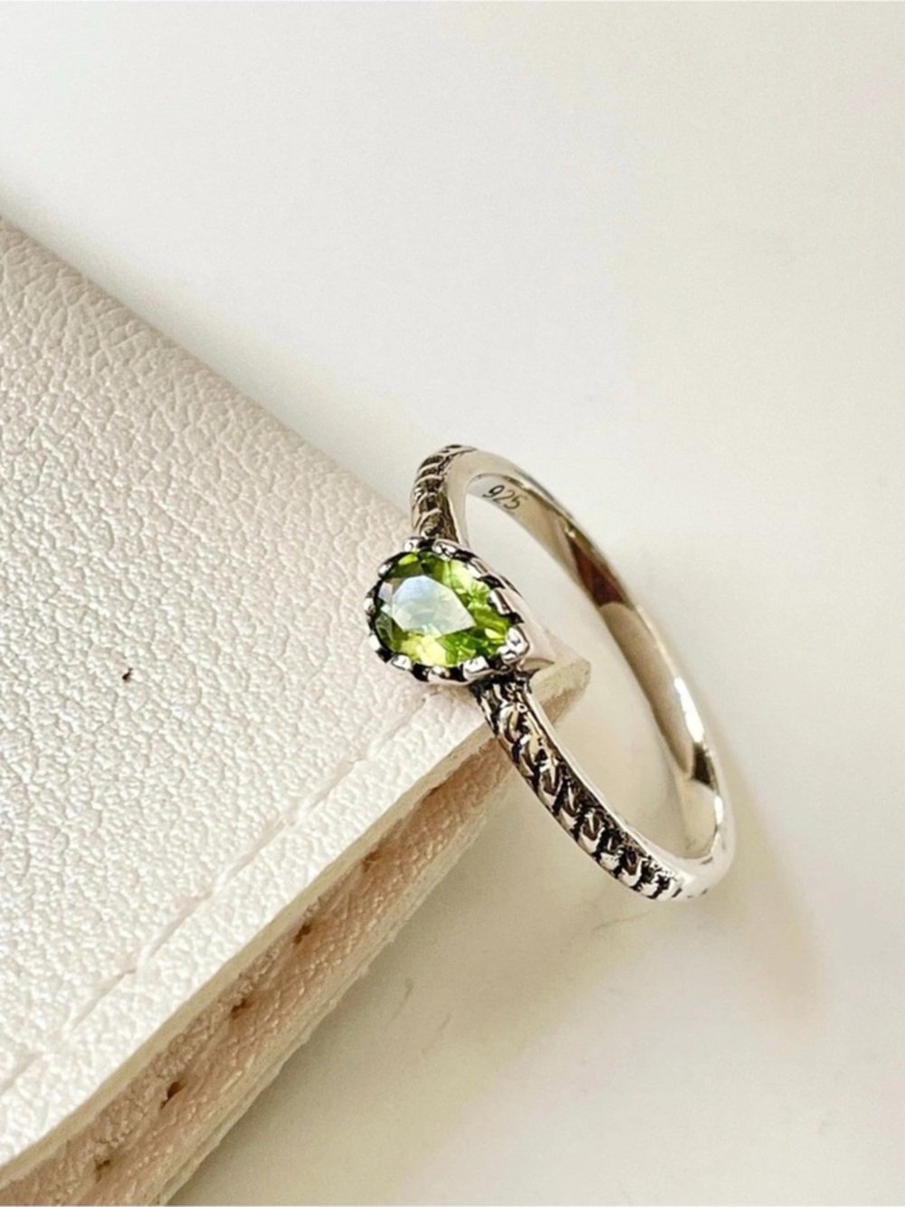 Natural Peridot ring in 925 Sterling Silver Minimalistic Style Ring US: 7